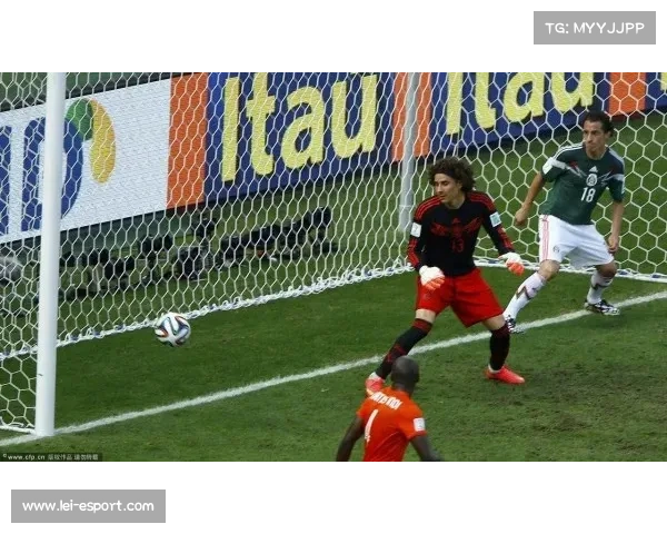 荷兰足协推出反种族歧视新规 侮辱球员者终身禁入球场 荷兰足协推出反种族歧视新规 侮辱球员者终身禁入球场